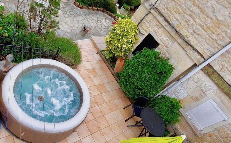 Maison D'Hotes Spa Terrasse Parking Privatifs Невер Екстериор снимка